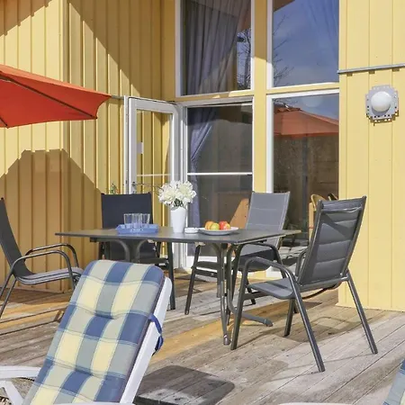 Two-bedroom Holiday In 雷希林